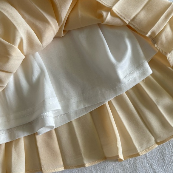 Polagram cream flutter sleeve, pleated dress - Picture 15 of 16